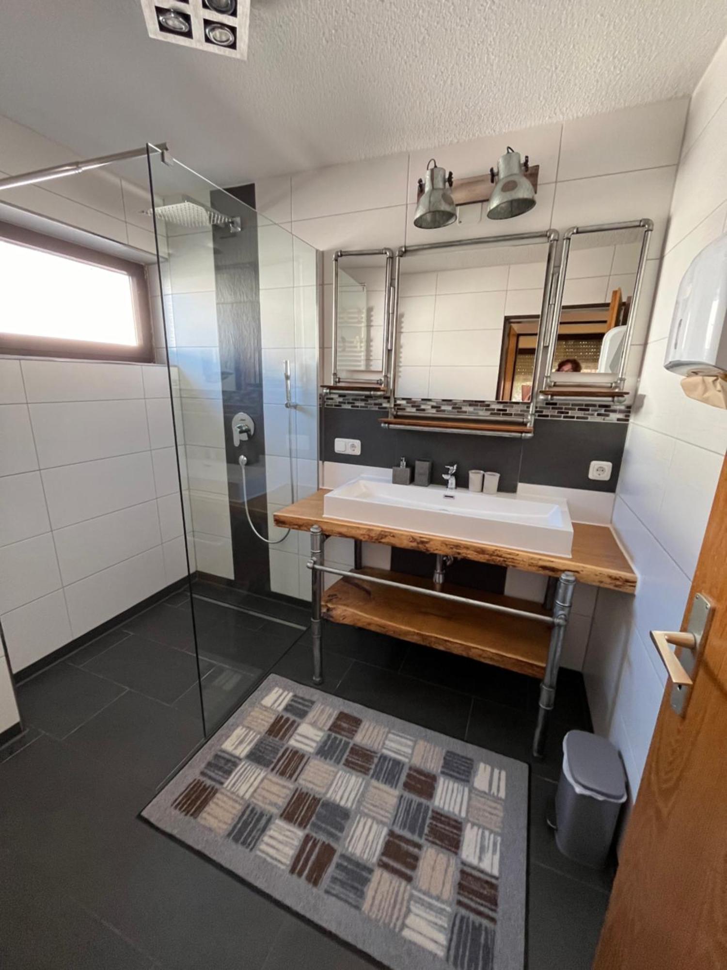Oya Apartment *